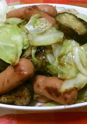 ナスとキャベツとソーセージの野菜炒め-レシピのメイン写真