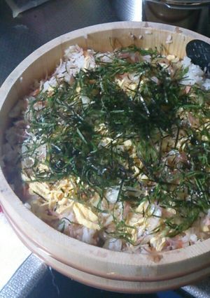 鮭と薬味たっぷりの夏ちらし寿司♪-レシピのメイン写真