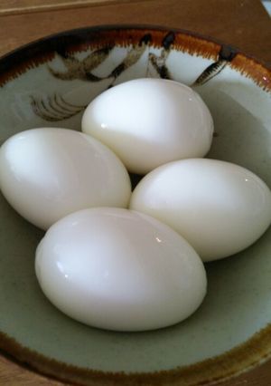 包丁と箸があればツルンと剥けるゆで卵♪-レシピのメイン写真