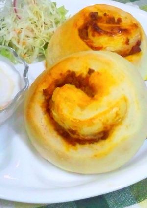 ミートソースのぐるぐるうずまきパン♪-レシピのメイン写真