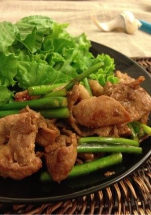 ☆簡単中華豚肉とニンニクの茎炒め☆-レシピのメイン写真