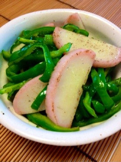 おつまみに!ピーマンと蒲鉾のごま油炒め-レシピのメイン写真