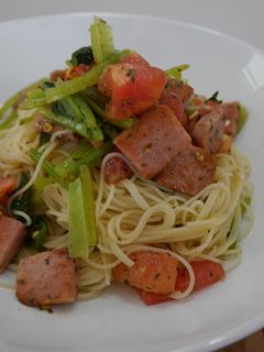 スパムとトマトと小松菜の冷製パスタ-レシピのメイン写真