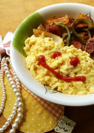 簡単ランチ♪オムナポ丼-レシピのメイン写真