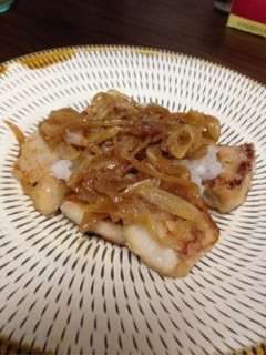 メカジキのおろし玉ねぎソースステーキ-レシピのメイン写真