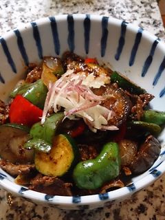 豚肉と夏野菜のピリ辛味噌炒めどんぶり-レシピのメイン写真
