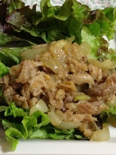 サニーレタスで豚肉巻き巻き♪簡単みそだれ-レシピのメイン写真