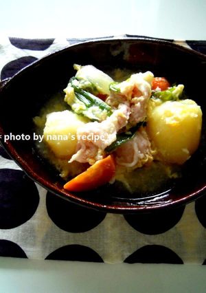 白だしと塩麹でさっぱり★ニラ玉肉じゃが-レシピのメイン写真