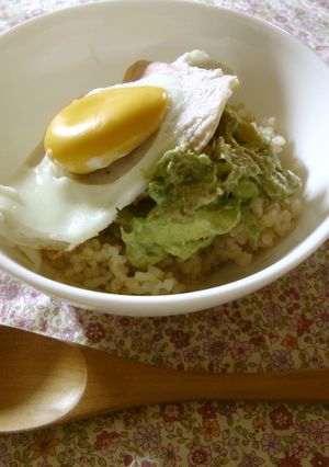 ☆簡単!!ハムエッグのせアボカド丼☆-レシピのメイン写真