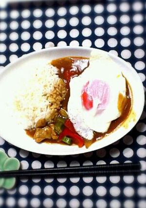 世羅卵の目玉焼き乗っけ★広島産鶏カレー-レシピのメイン写真