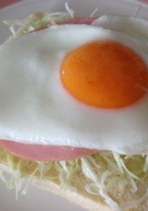 目玉焼きのせサンド-レシピのメイン写真