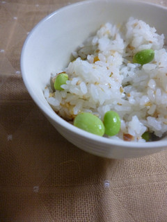 枝豆ごはん(枝豆と梅とゴマはあと混ぜ)-レシピのメイン写真