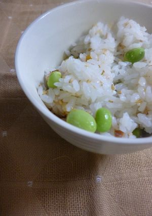 枝豆ごはん（枝豆と梅とゴマはあと混ぜ）-レシピのメイン写真