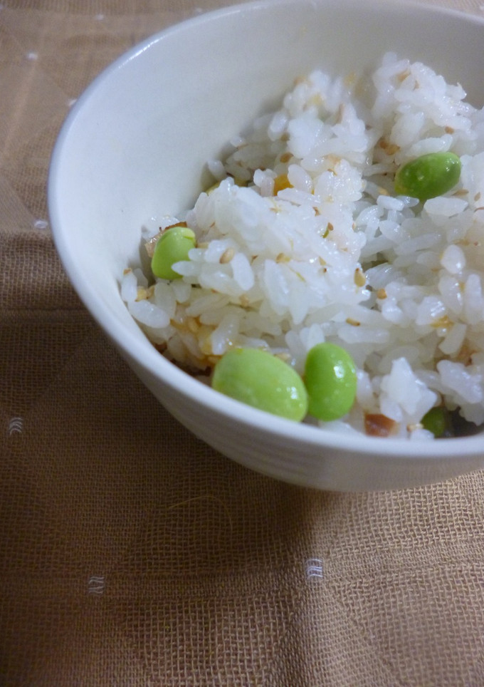 枝豆ごはん（枝豆と梅とゴマはあと混ぜ）-レシピのメイン写真