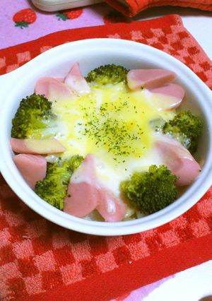 ブロッコリーと魚肉ソーセージのココット-レシピのメイン写真