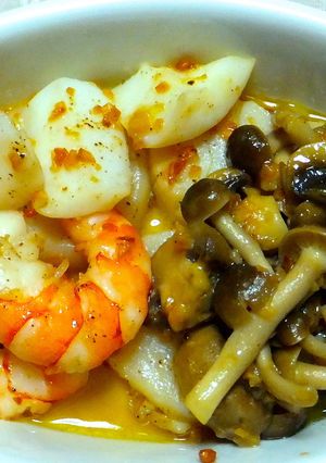魚介ときのこのアヒージョ（にんにく油煮）-レシピのメイン写真