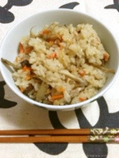 根菜ときのこの関西風炊き込みご飯♪-レシピのメイン写真