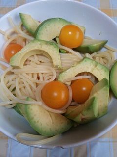 アボカドとトマトの冷製パスタ-レシピのメイン写真