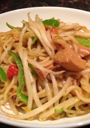 ちょう簡単、タイカレーヤキソバ-レシピのメイン写真