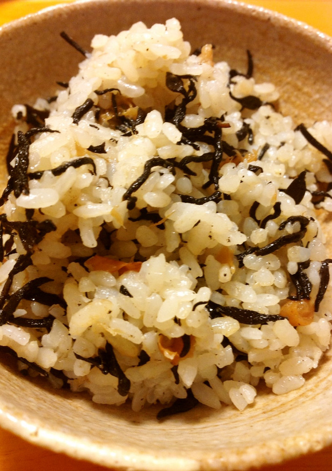 ひじきと梅の炊き込み御飯-レシピのメイン写真