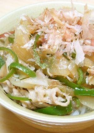 豚肉ピーマンじゃこ玉ねぎにんにくポン酢丼-レシピのメイン写真
