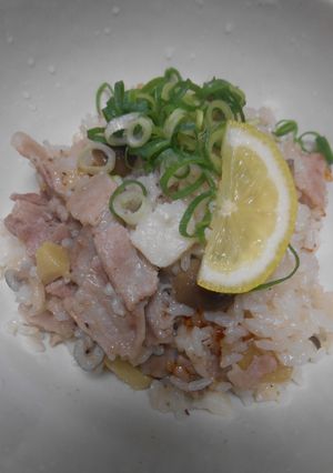 豚ばら肉とニンニクの炊き込みご飯-レシピのメイン写真