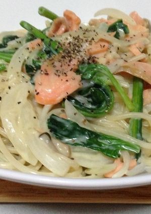 サーモンとほうれん草の豆乳パスタ-レシピのメイン写真