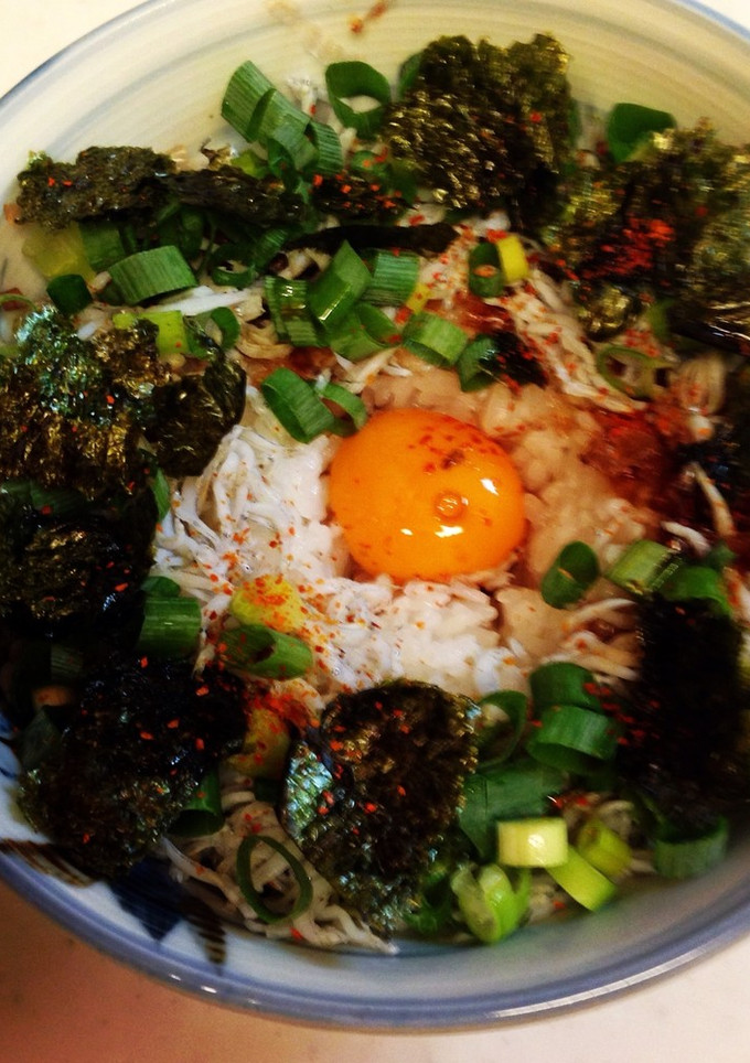 夏休みのお昼に！簡単絶品のしらす丼♪-レシピのメイン写真