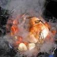 ダッヂオーブンで作る 鶏の丸焼き