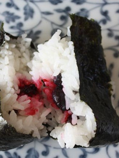 ハスカップ塩漬けおにぎり-レシピのメイン写真