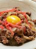 簡単☆つゆだくお月見牛丼♪
