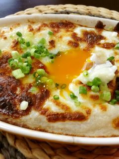 トロッと落とし卵の長芋チーズ焼き-レシピのメイン写真