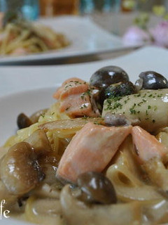 サーモンときのこのクリームパスタ-レシピのメイン写真