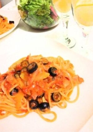 ブラックオリーブのトマトソースパスタ-レシピのメイン写真