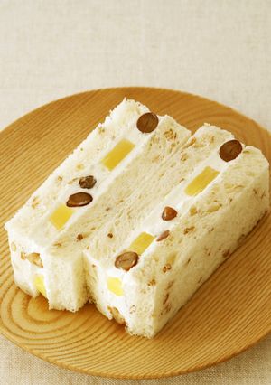 お豆とフルーツの生クリームサンド-レシピのメイン写真
