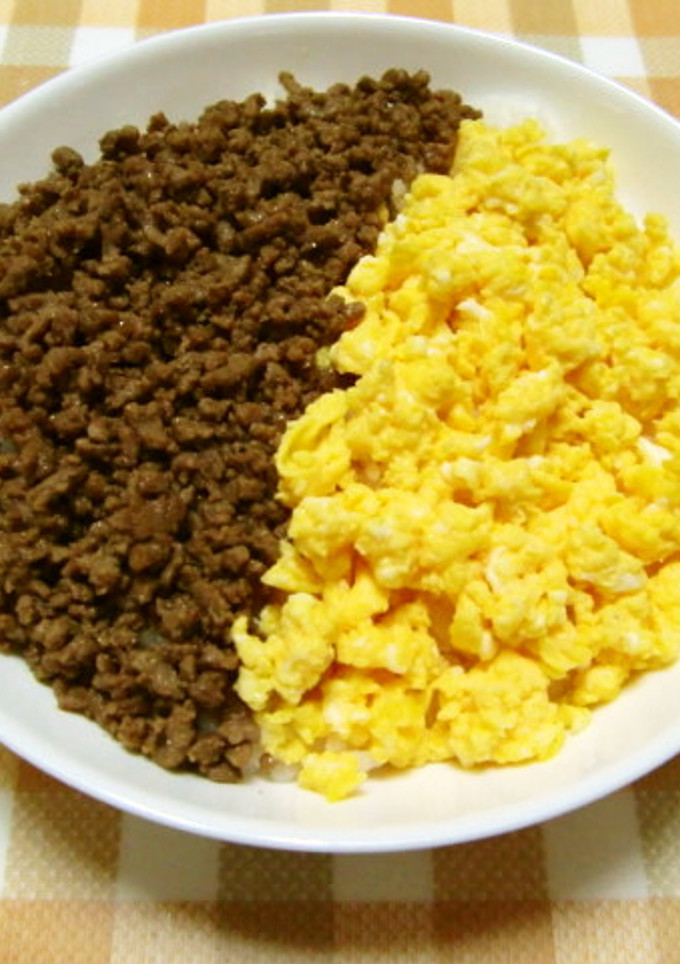 ★簡単！合挽肉と卵の＊そぼろ丼＊です。♪-レシピのメイン写真