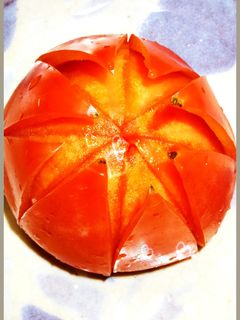 花が咲いたよ!超簡単なトマトの飾り切り!-レシピのメイン写真