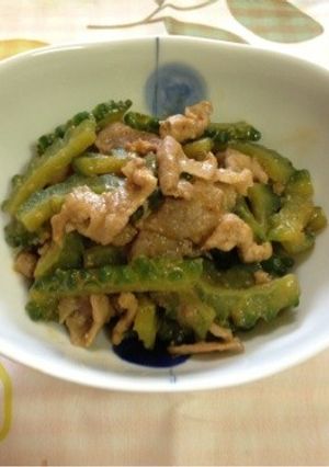 ご飯が進む☆ゴーヤと豚肉のうま辛味噌炒め-レシピのメイン写真