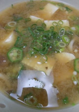 オクラと豆腐の味噌汁-レシピのメイン写真