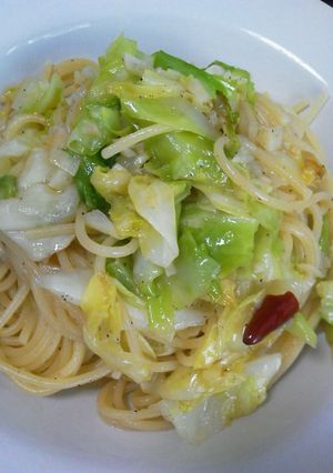 キャベツとにんにくたっぷりぺペロンチーノ-レシピのメイン写真
