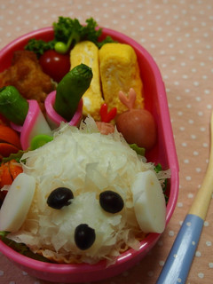 削り蒲鉾でトイプードルおにぎり弁当-レシピのメイン写真