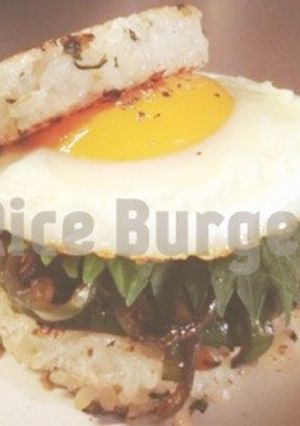 お好みの野菜炒めでライスバーガー-レシピのメイン写真