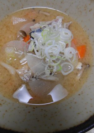 さばの水煮缶と大根と人参であら汁風味噌汁-レシピのメイン写真