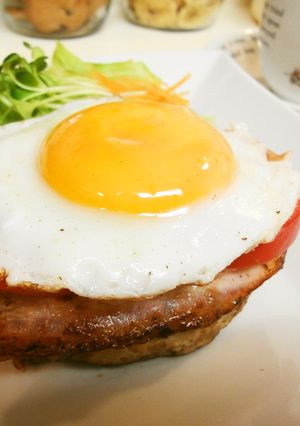 ＊ベーコンエッグトマトハンバーグ＊-レシピのメイン写真