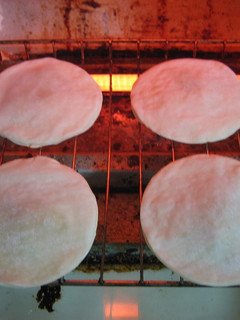 餃子の皮でなんちゃってピザ-レシピのメイン写真