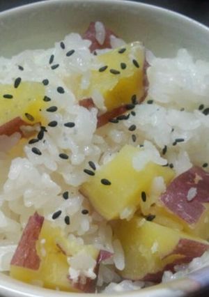 塩麹でサツマイモごはん-レシピのメイン写真
