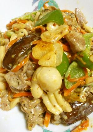ぶなぴーと豚肉のマヨ粒マスタード醤油炒め-レシピのメイン写真