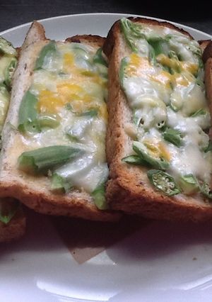 オクラの味噌チーズトースト-レシピのメイン写真
