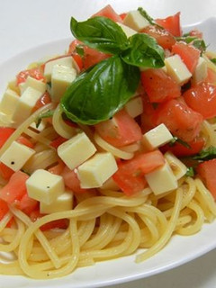 トマトとチーズの冷たいパスタ-レシピのメイン写真