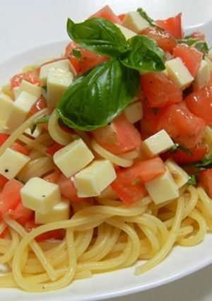 トマトとチーズの冷たいパスタ-レシピのメイン写真